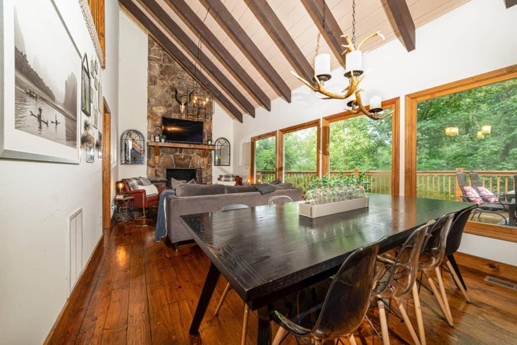 فيلا A Smoky Mountains Retreat - Chalet De Montagne جاتلينبرج المظهر الخارجي الصورة