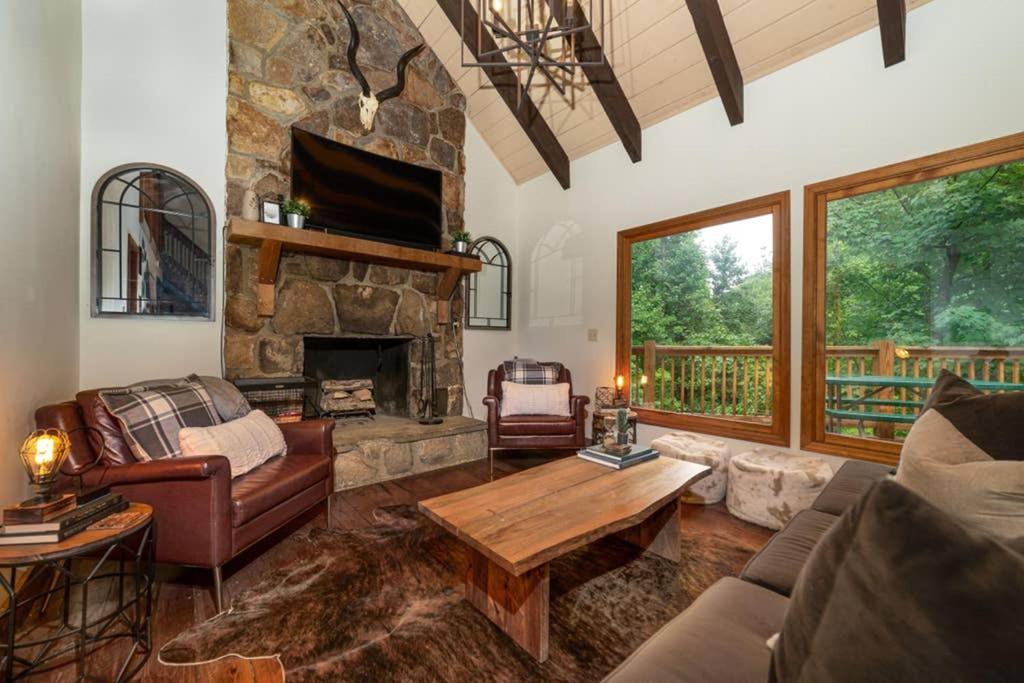 فيلا A Smoky Mountains Retreat - Chalet De Montagne جاتلينبرج المظهر الخارجي الصورة